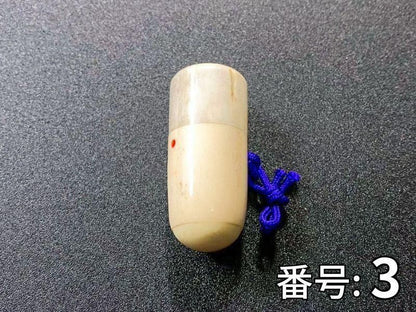 粉入れ 鹿角製 丸胴型